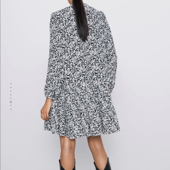 Zara long sleeve black and white smocked dress - Picture 7 of 8